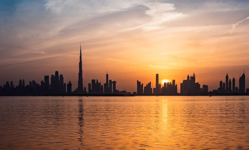 10 Reasons to Invest in Dubai